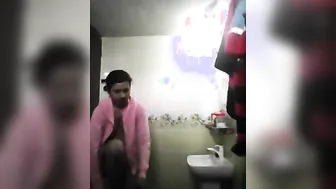 Bangladeshi teen bare MMS costume change clip