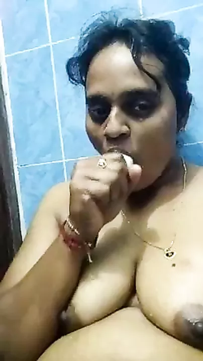 Slutty Bangla wife in nature's garb fur pie masturbation video