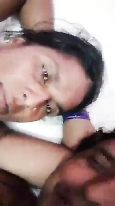 Dehati couple phone sex with boob show