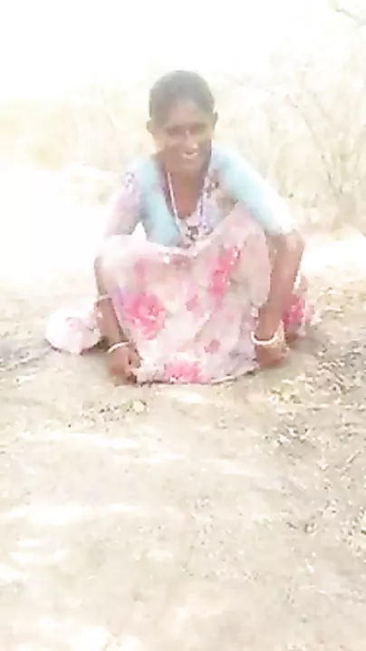 Dehati mature fur pie pissing outdoors MMS sex video