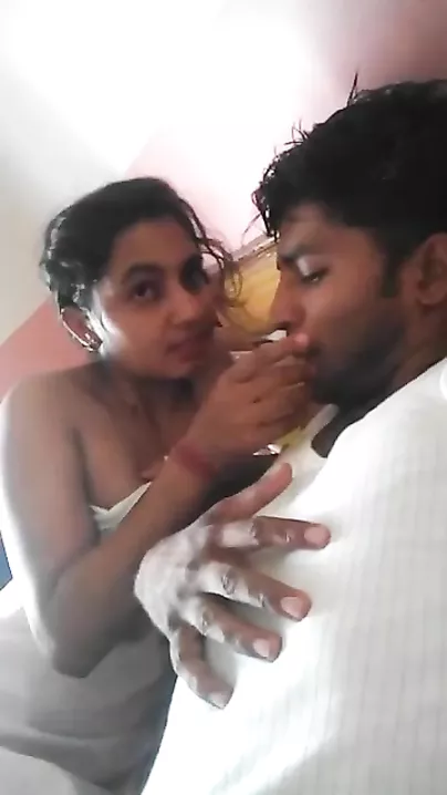 Fresh desi sex video brought to u by XVideos