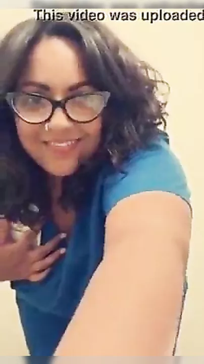 Desi BIG BEAUTIFUL WOMAN boob show leaked MMS episode