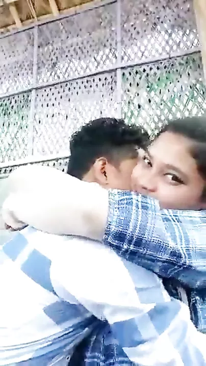 Desi paramours sex MMS clip trending online