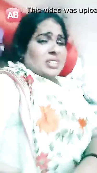 Dehati Bhabhi boob show on live livecam MMS movie scene