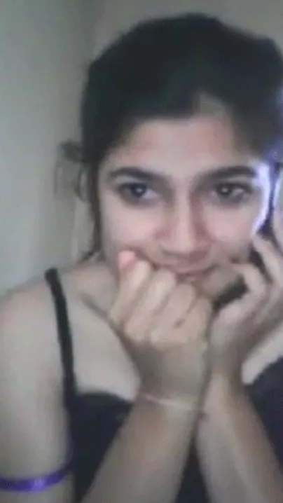 Desi gal live show to her bf throughout movie call