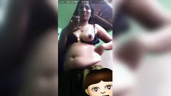 Bengali aunty boob show on a live video call