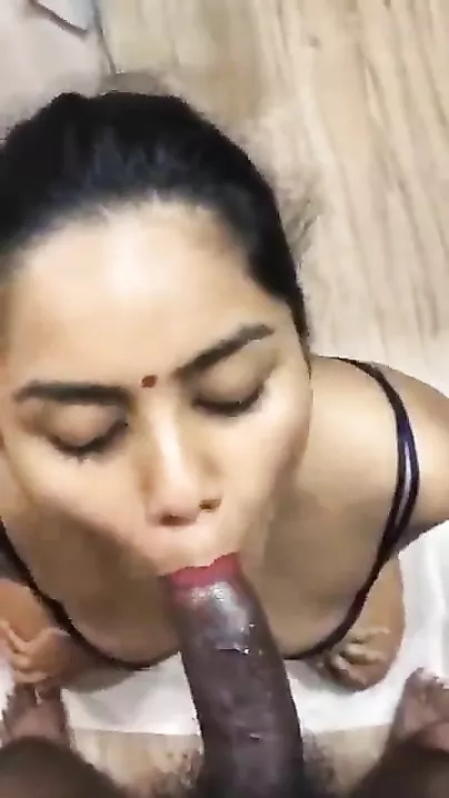 Corpulent cutie sucking dick of her husbands ally