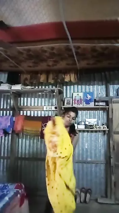 Dehati girl undressed MMS clip has been uploaded online