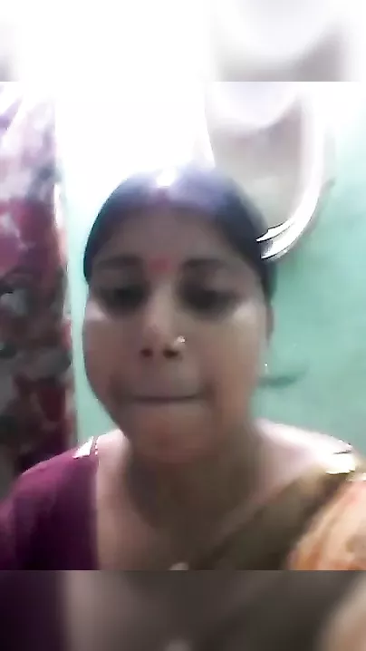 Telugu housewife nude MMS video for striptease paramours