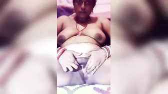 Desi wet crack dildoing with videshi vibrator MMS movie scene