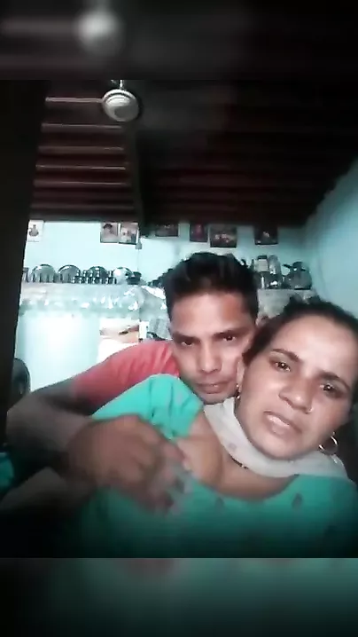 Punjabi boob engulfing video exposed on cam