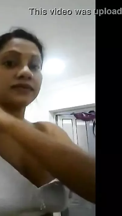 Mallu big boobs angel exposing her good large boobs