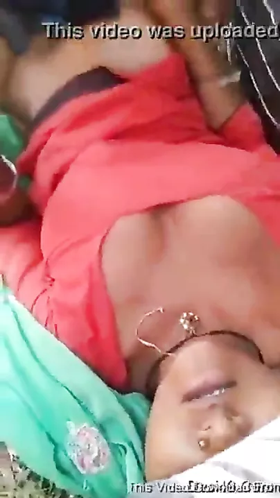 Dehati 3some outdoor sex video looks good