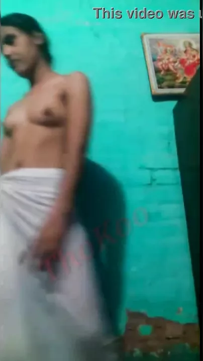 Desi cutie dancing episode has been shared on net