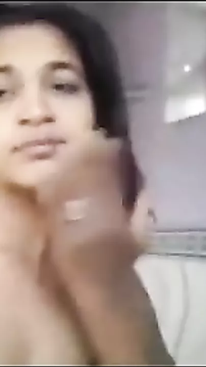 Amateur Telugu wife solo undressed show and fingering act