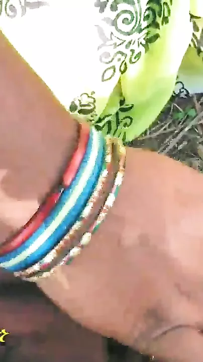 Dehati outdoor porn clip