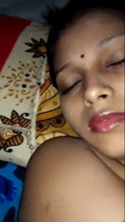 Sleeping Desi wife sex MMS movie oozed online