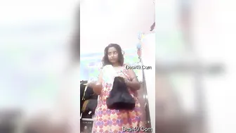 Kolkata GF Dressing Up After A Steamy Shower Session