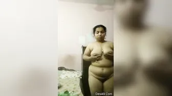Chubby Married Woman Getting Turned On Showing Off Her Curves
