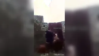 Village Bhabhi Bathing Outside Showing Her Wet Naked Body