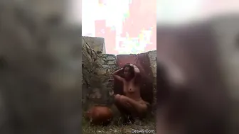 Village Bhabhi Bathing Outside Showing Her Wet Naked Body