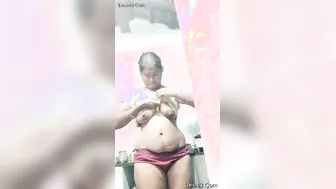 Married Mallu Woman Changing Clothes Caught On Hidden Camera