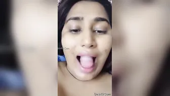 Amateur GF Revealing Her Tits And Pussy For Her Online Fans
