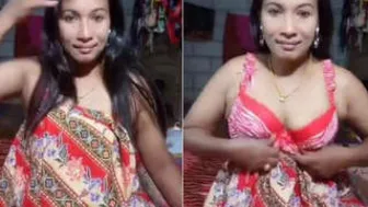 Desi Slut Showing Off Her Bouncing Boobs For Some Quick Money