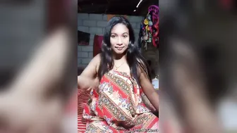 Desi Slut Showing Off Her Bouncing Boobs For Some Quick Money