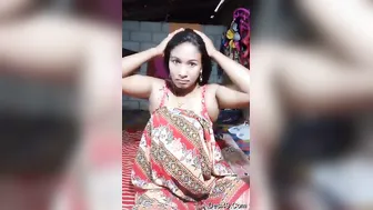 Desi Slut Showing Off Her Bouncing Boobs For Some Quick Money