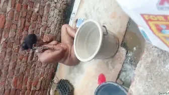 Mallu Bhabhi Bathing Outside Getting Wet And Ready For Action