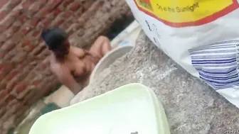 Mallu Bhabhi Bathing Outside Getting Wet And Ready For Action