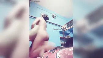 Desi GF Exposing Her Round Tits And Big Juicy Ass