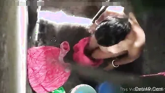 Caught My Bhabhi Bathing And Recorded Her Wet Naked Body