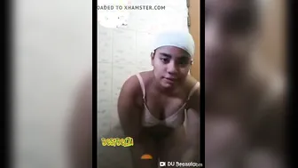 My GF Bathing And Teasing Me On Our Video Call Tonight