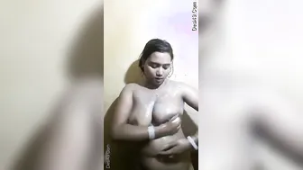 Married Boudi Taking Bath Washing Herself On Private Video