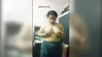 Sexy Married Woman From Delhi Showing Her Natural Boobs On Camera