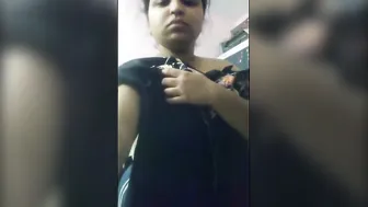 Sexy Married Woman From Delhi Showing Her Natural Boobs On Camera