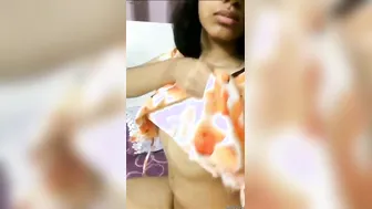 Sexy Desi Slut Exposing Her Perfect Tits In Private Video
