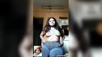 Married Bhabhi Exposing Herself During Naughty Video Chat