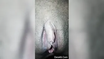 Bengali GF Showing Her Wet Pussy On Video Call