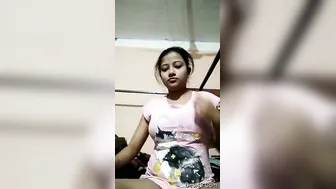 Cute Babe Showing Off Her Gorgeous Boobs In Private Video