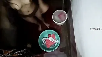 Hidden Cam Catches Innocent Girl Bathing Showing Everything