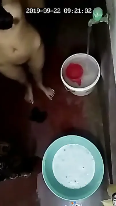 Hidden Cam Catches Innocent Girl Bathing Showing Everything