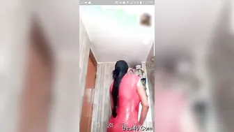 Sexy GF Bathing Naked During Hot Video Call Session