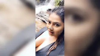 Hot Desi GF Exposing Her Perfect Boobs For The Camera