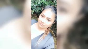 Hot Desi GF Exposing Her Perfect Boobs For The Camera