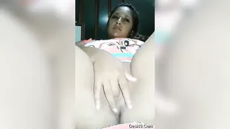 Horny Indian GF Getting Her Pussy Fingered And Moaning