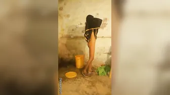 Village GF Bathing Naked While Boyfriend Films Her Body
