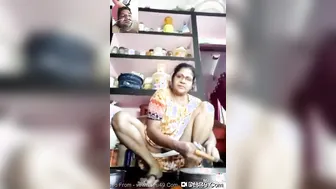 Married Aunty Flashing Her Pussy For Lover During Video Call Fun